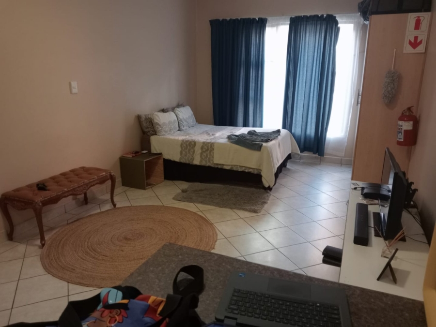 1 Bedroom Property for Sale in Vredenhof Sh Free State